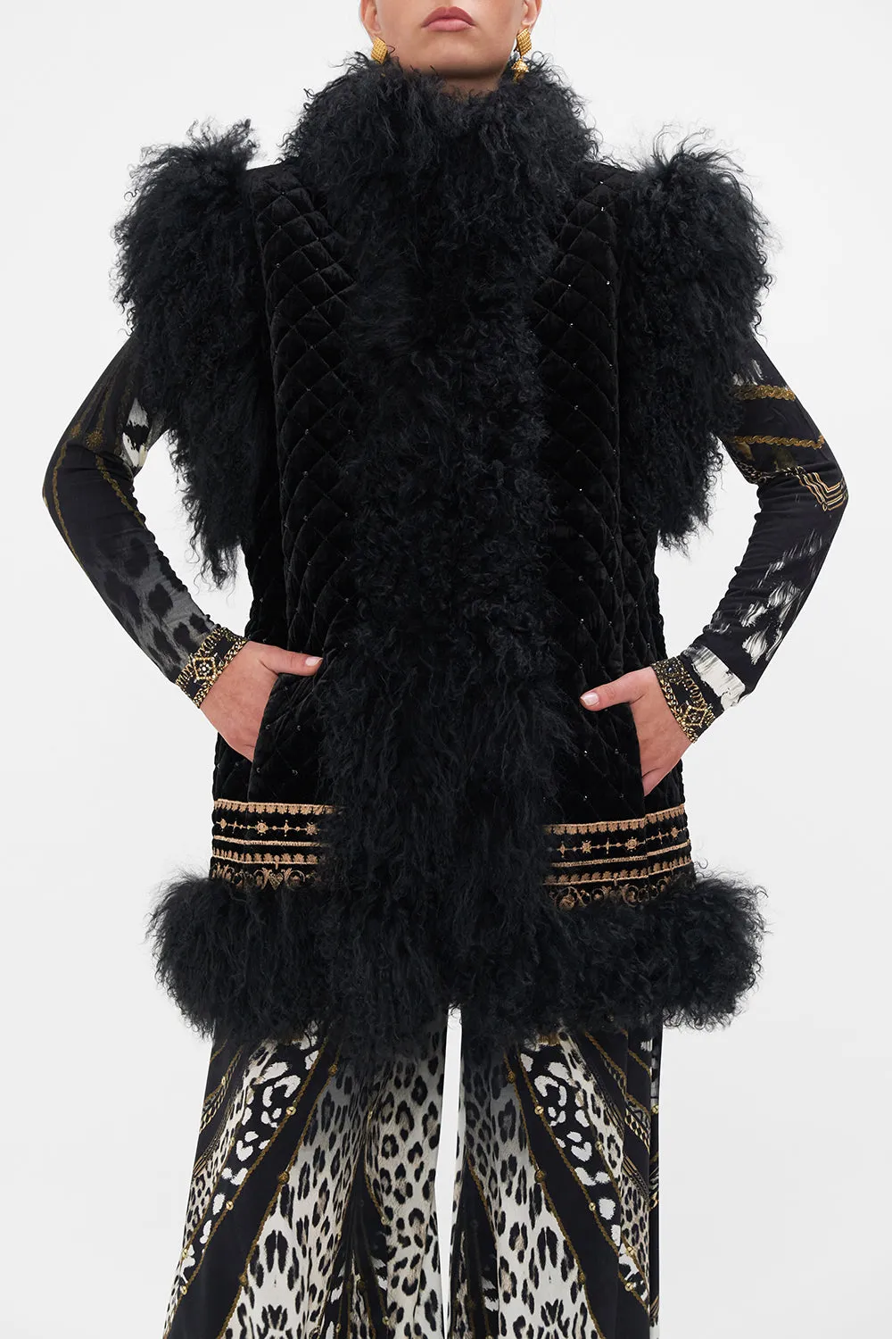 OVERSIZED FEUX FUR GILET UNTAMED ROYALTY