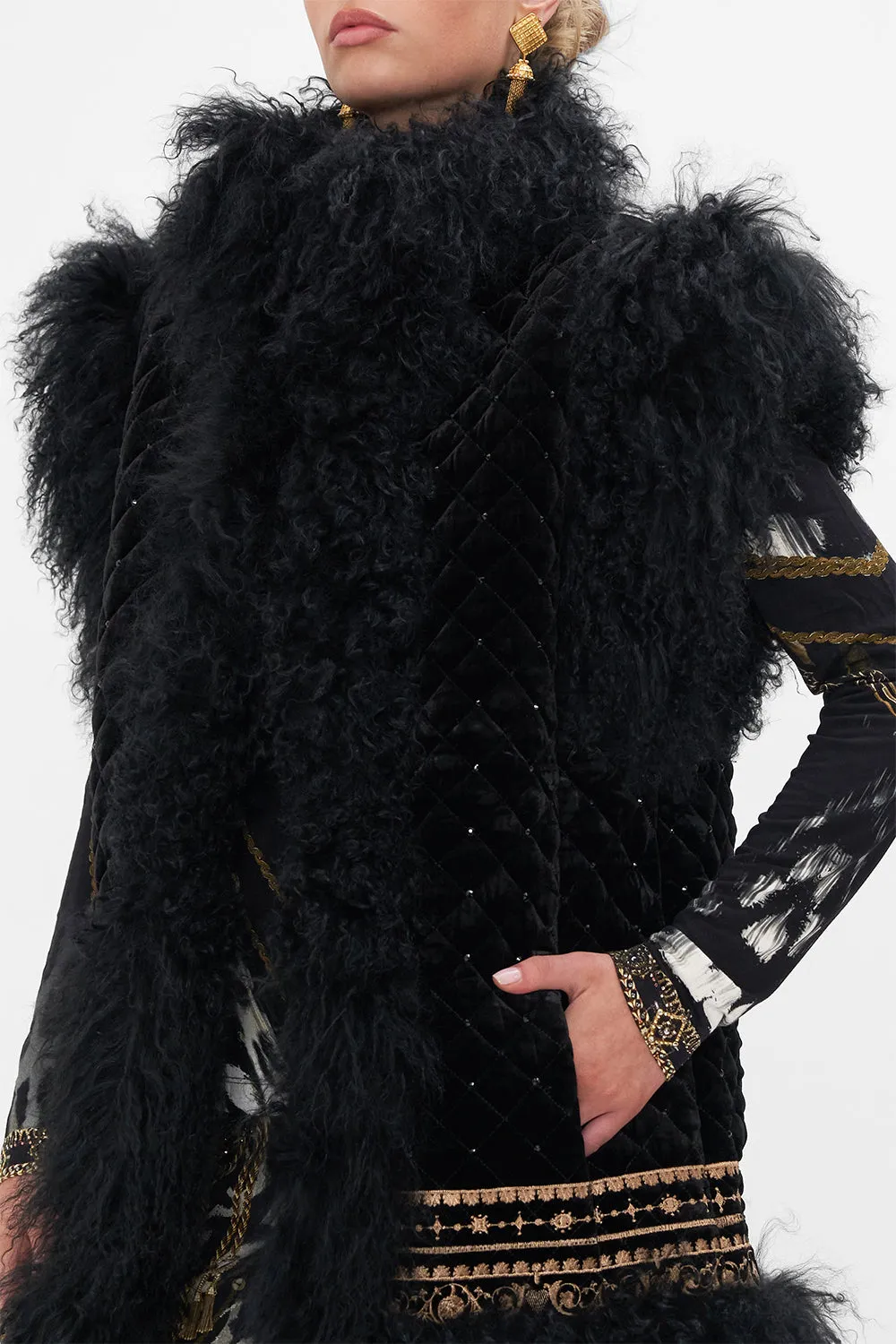 OVERSIZED FEUX FUR GILET UNTAMED ROYALTY