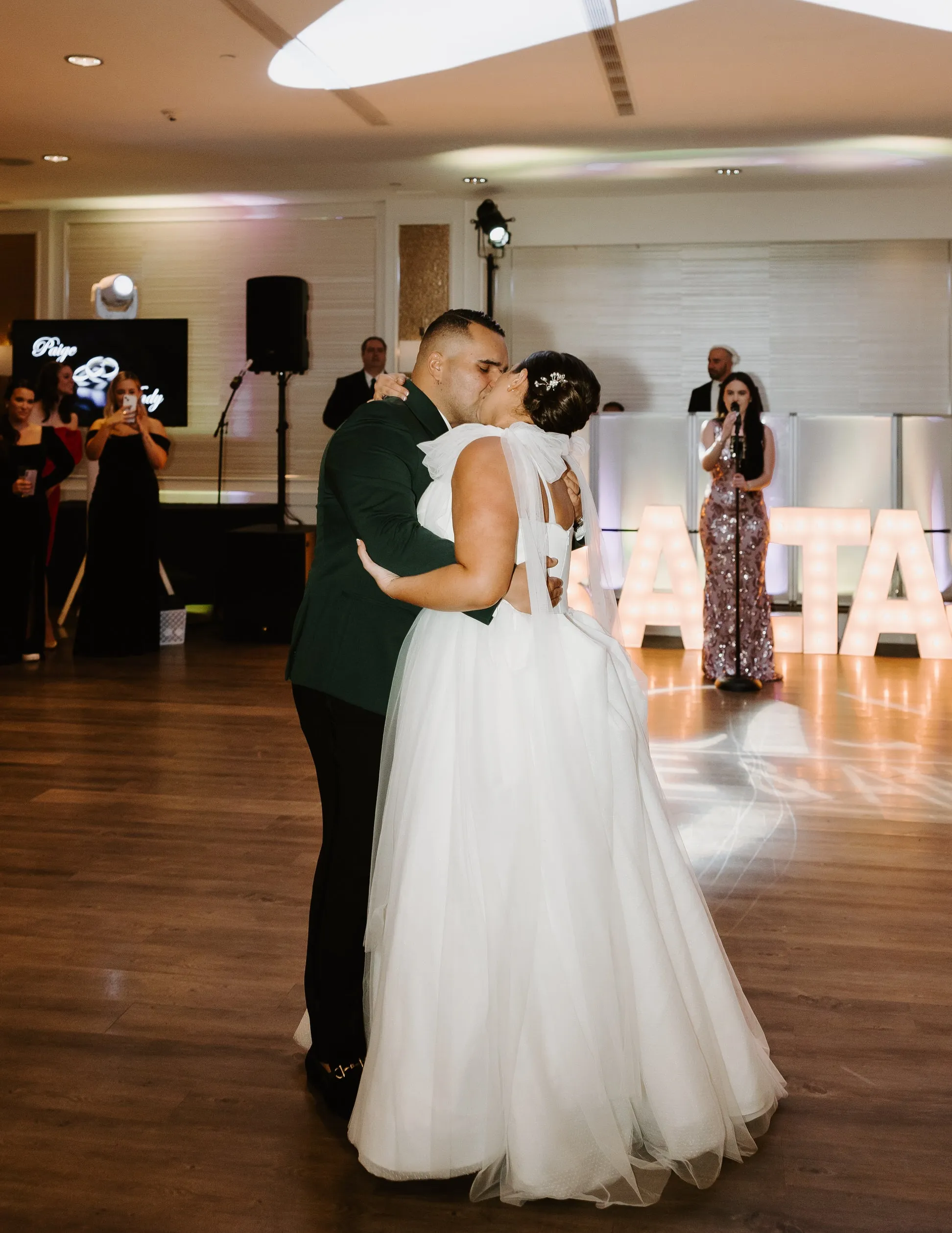 Removable Tulle Shoulder Bows for Wedding Reception