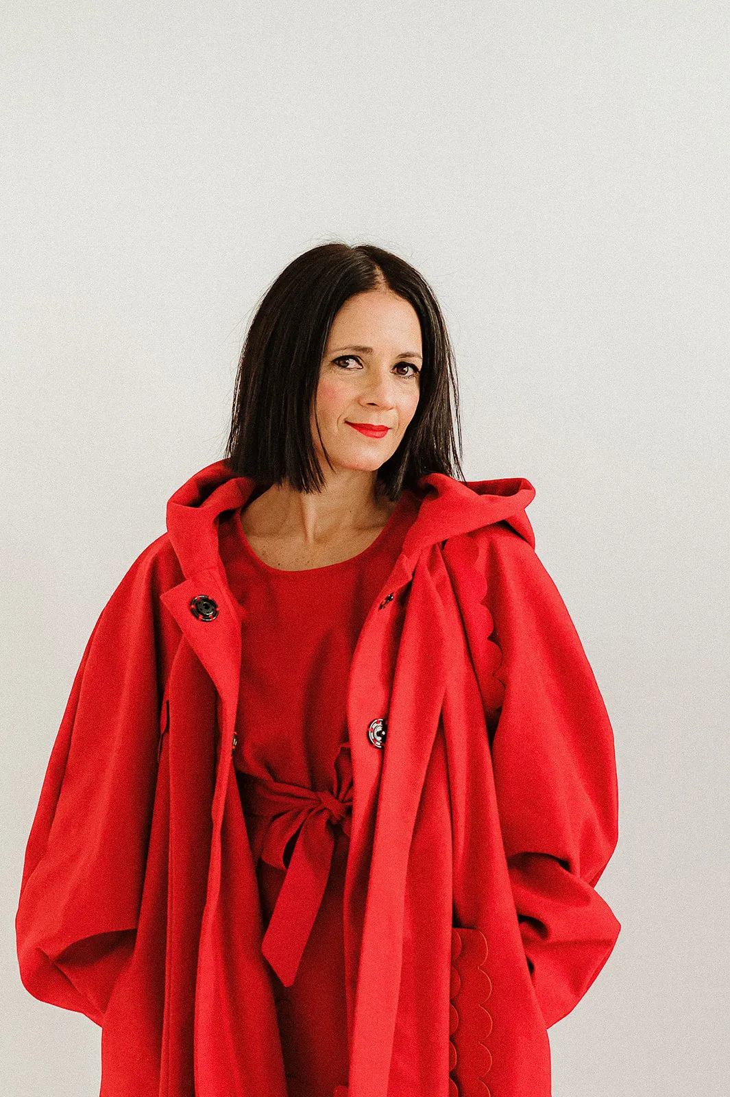 Scallop Wallis - Pleated Coat with Hood and Bow