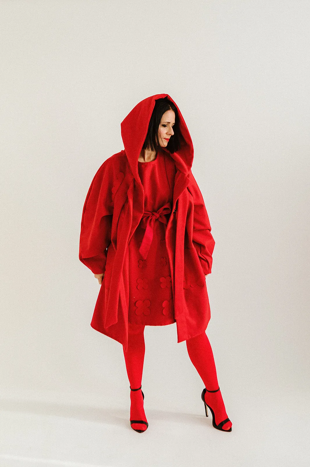 Scallop Wallis - Pleated Coat with Hood and Bow