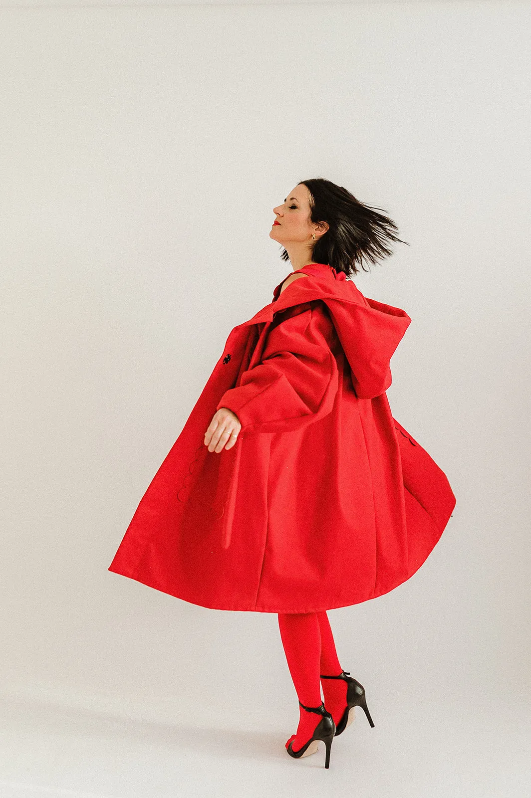 Scallop Wallis - Pleated Coat with Hood and Bow