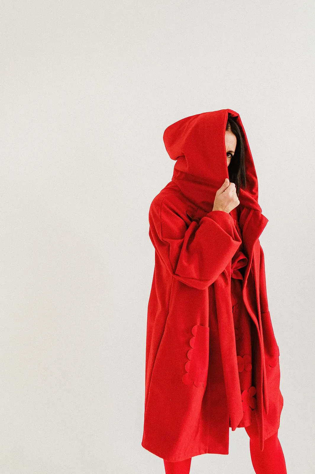 Scallop Wallis - Pleated Coat with Hood and Bow